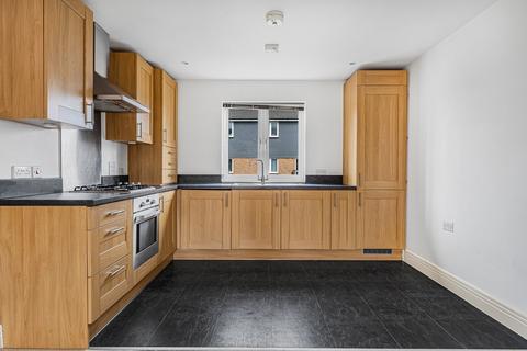 Bowes Road, STAINES, TW18