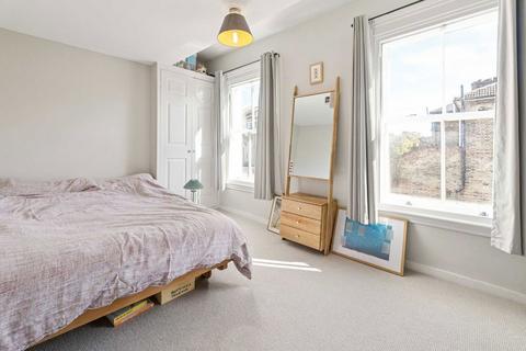 2 bedroom flat to rent, Branksome Road, London SW2