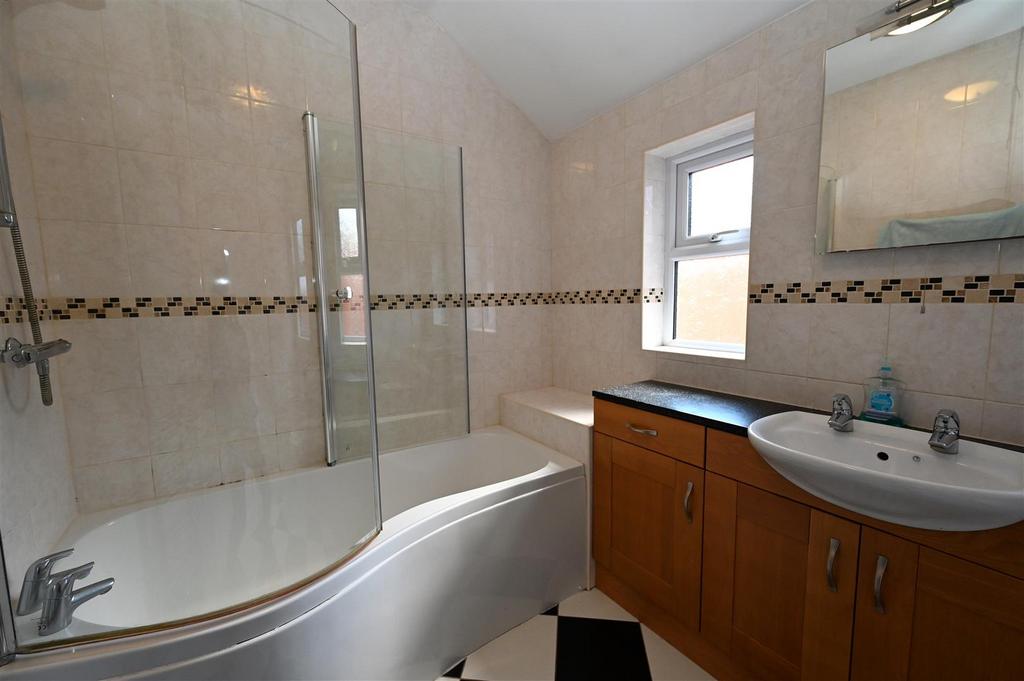 Bathroom.JPG