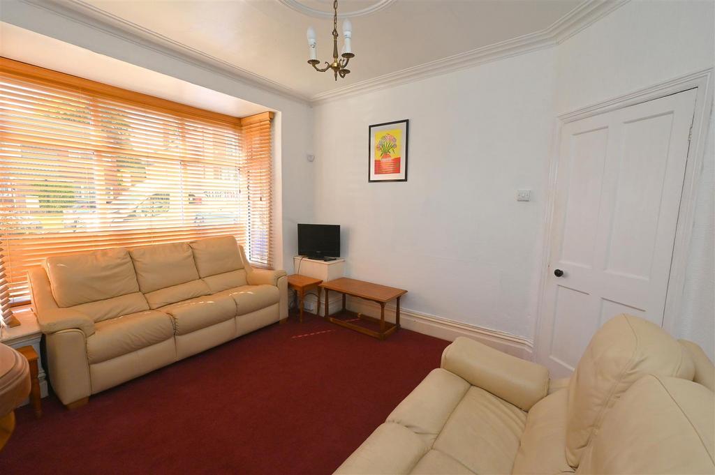 Lounge 2.JPG