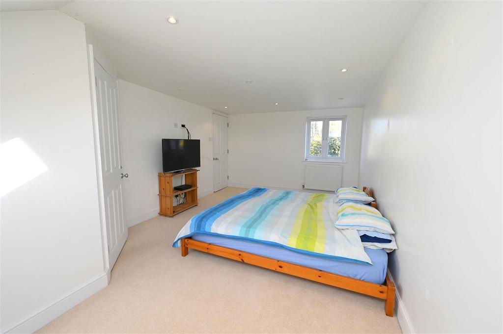 Bedroom1.2.JPG