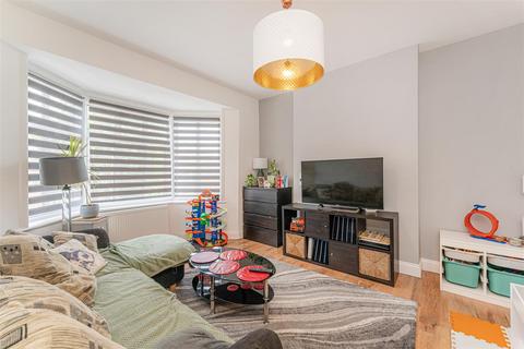 2 bedroom flat for sale, Stanmore Road, London, N15