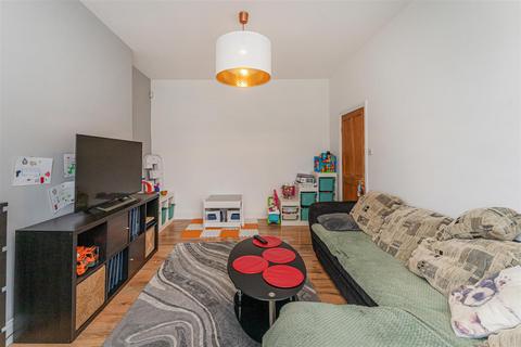 2 bedroom flat for sale, Stanmore Road, London, N15