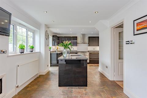 4 bedroom detached house for sale, The Fieldings, Southwater, Horsham