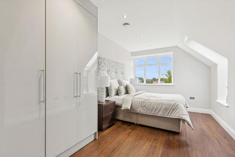 2 bedroom flat to rent, London WD23