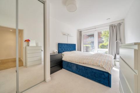 2 bedroom apartment for sale, Lomond Grove, London