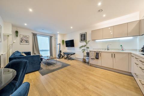 2 bedroom apartment for sale, Lomond Grove, London