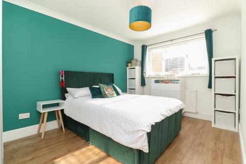 16 Alkham Close, Cliftonville, Margate, CT9 3JP