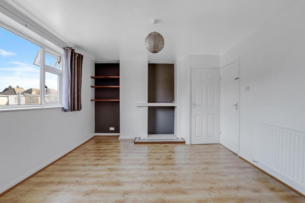 06-a466 JHProp Wpen - 14 Evelina Court - 14.jpg