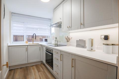 undefined, Ogilvie Square, Calne SN11