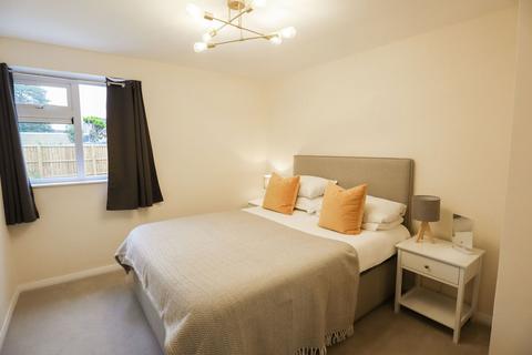 undefined, Ogilvie Square, Calne SN11