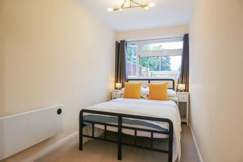 undefined, Ogilvie Square, Calne SN11