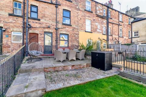 undefined, Cheltenham Mount, Harrogate