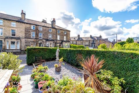 undefined, Cheltenham Mount, Harrogate