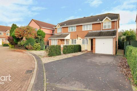 3 bedroom semi-detached house for sale, Osier Close, Scarning