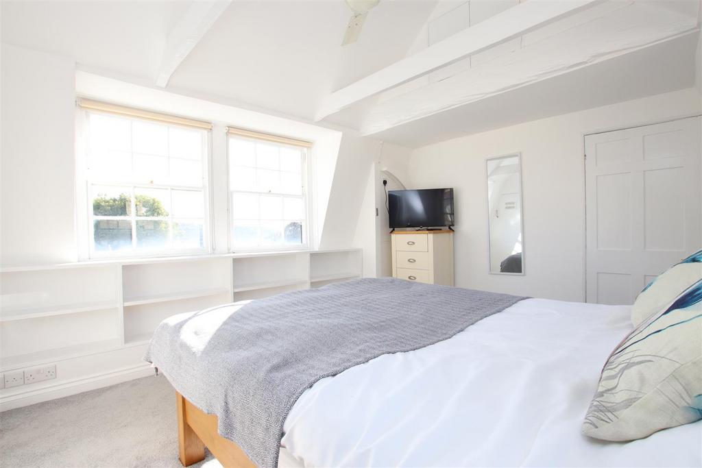 Bedroom two (2).JPG