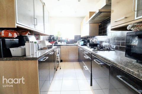 undefined, Holland Road, Luton