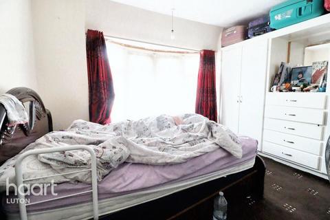 undefined, Holland Road, Luton