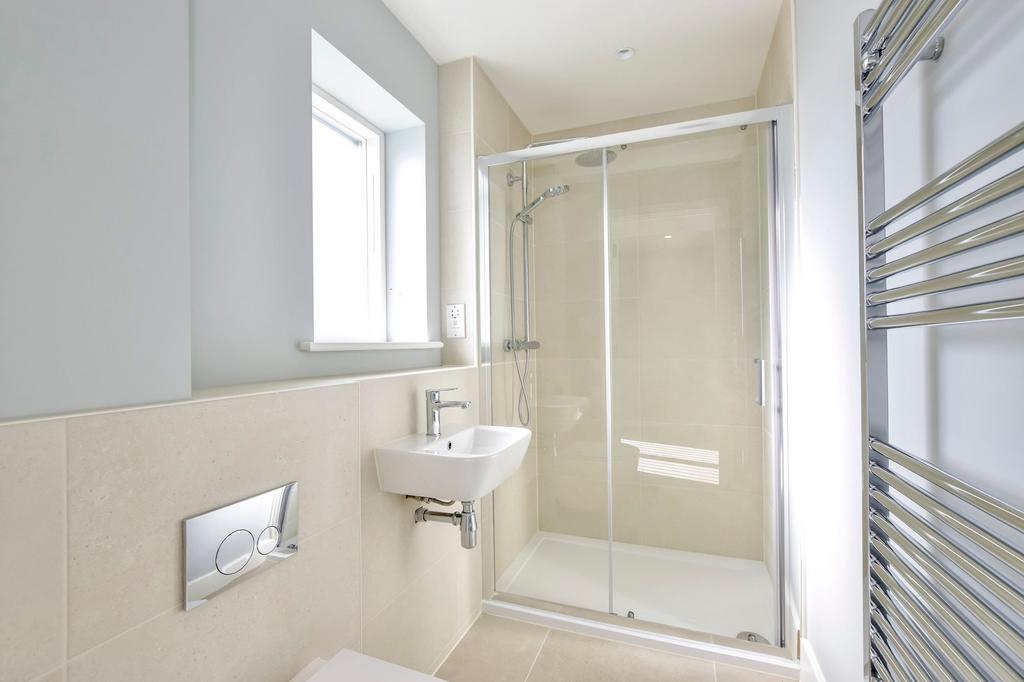 En suite to Bedroom 3