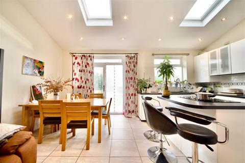 undefined, Cavendish Gardens, Barking IG11