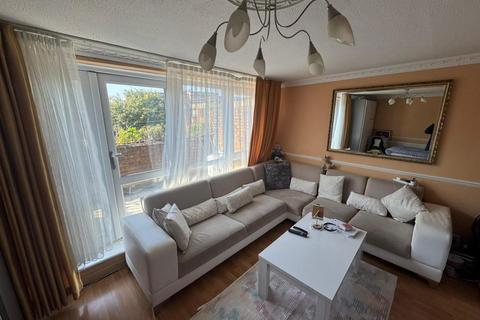 The Sandlings, London, N22 Area