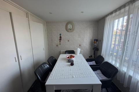 undefined, The Sandlings, London, N22 Area