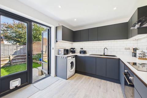 2 bedroom flat for sale, Chesham Close, Goring-by-Sea, Worthing, BN12