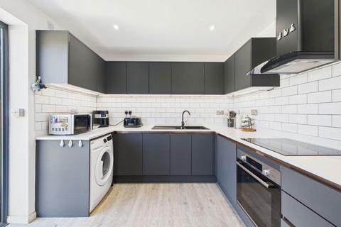 2 bedroom flat for sale, Chesham Close, Goring-by-Sea, Worthing, BN12