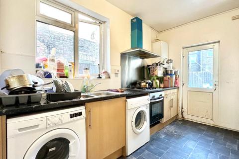 3 bedroom terraced house for sale, Kennard Street, London E16