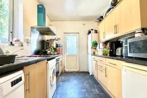 3 bedroom terraced house for sale, Kennard Street, London E16