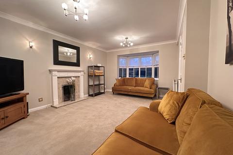 4 bedroom detached house for sale, Dickens Way, Romford, RM1