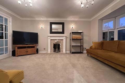 4 bedroom detached house for sale, Dickens Way, Romford, RM1