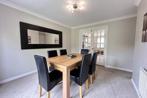 8 Dickens Way, Romford, RM1 4GQ