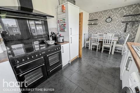 3 bedroom end of terrace house for sale, Fairhead Road North, Colchester