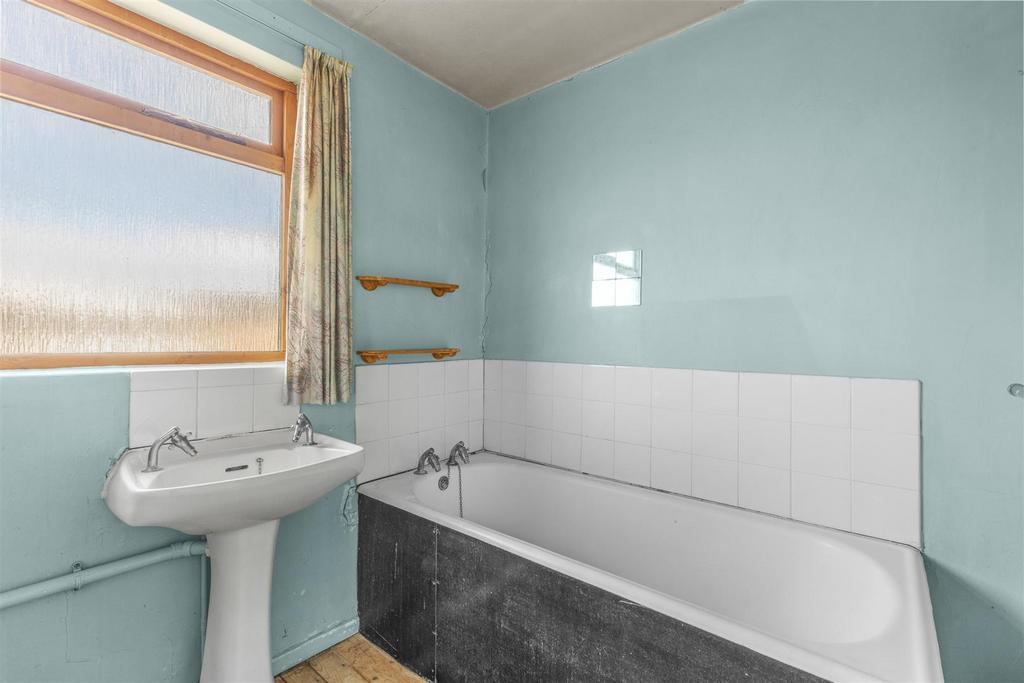 38 Harries Way, HP15 6 UE-9.jpg