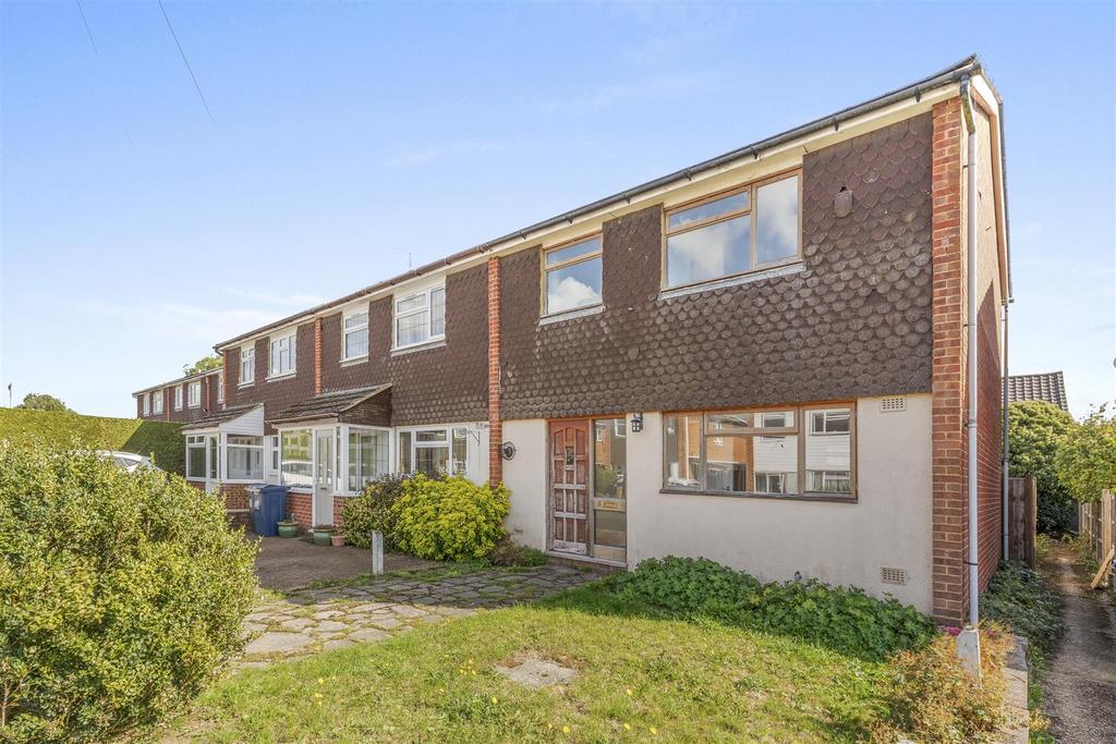 38 Harries Way, HP15 6 UE-2.jpg