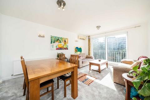 2 bedroom flat for sale, Gordon Road, London W5