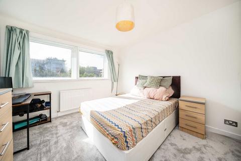 2 bedroom flat for sale, Gordon Road, London W5