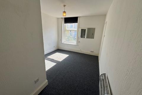 Property to rent, Holdenhurst Road, Bournemouth, BH8