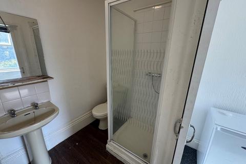 Property to rent, Holdenhurst Road, Bournemouth, BH8