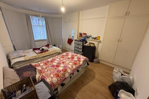 undefined, Sutton Hall Road, HOUNSLOW, Greater London, TW5