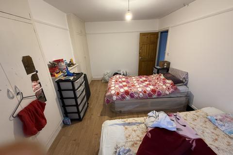 undefined, Sutton Hall Road, HOUNSLOW, Greater London, TW5
