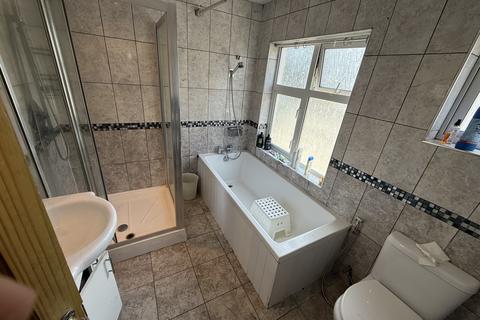 undefined, Sutton Hall Road, HOUNSLOW, Greater London, TW5