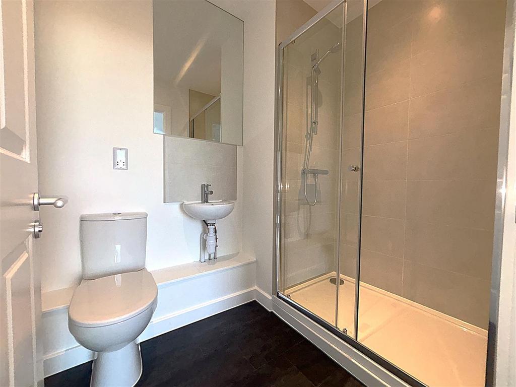 En suite shower
