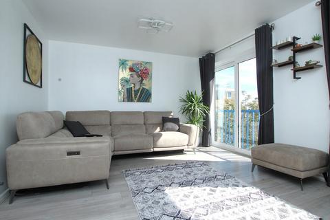 3 bedroom maisonette for sale, Perry Gardens, Poole, BH15