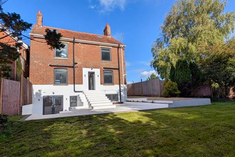 5 bedroom detached house for sale, Ringwood Road, Stoney Cross, SO43