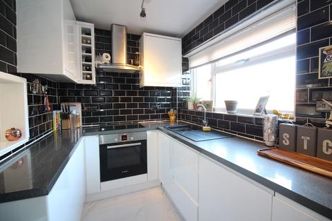 3 bedroom semi-detached house for sale, Burrows Road, Kingswinford DY6
