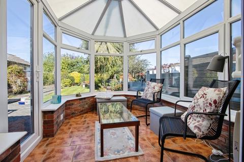 2 bedroom bungalow for sale, Milton Drive, Leeds LS15