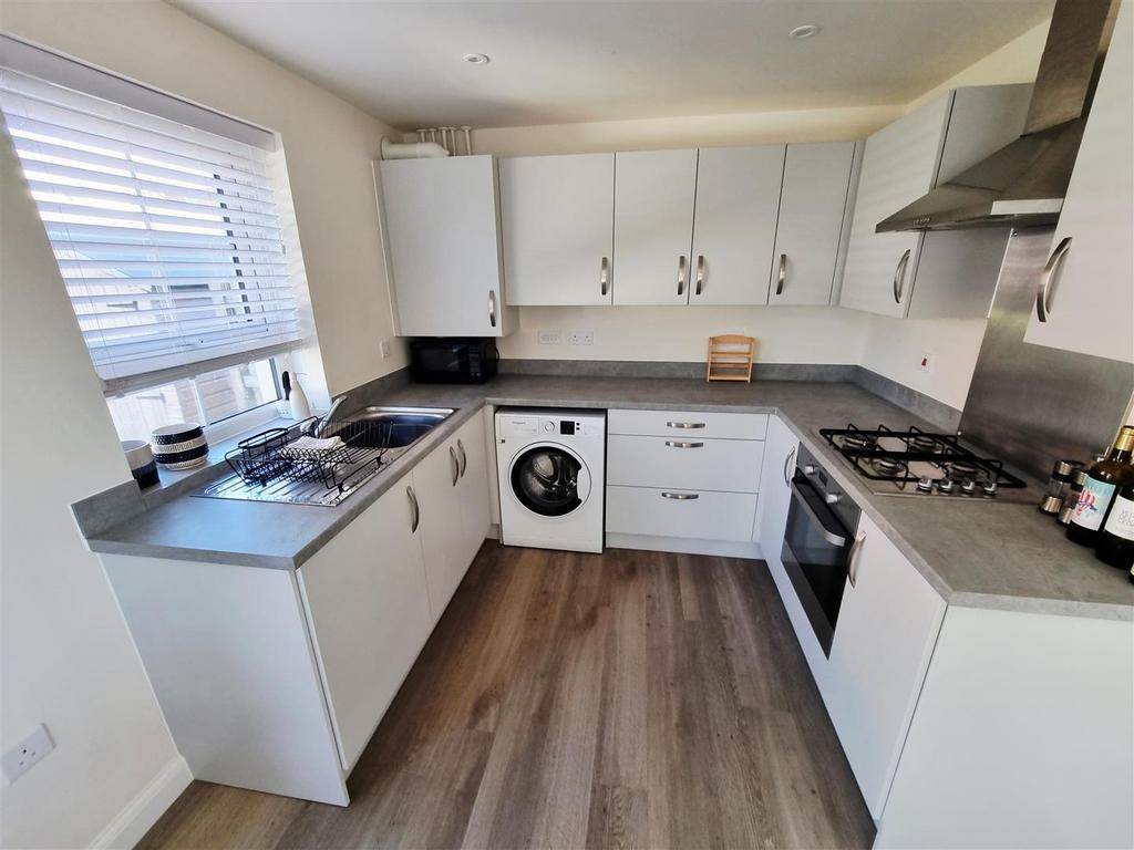 Kitchen area.jpg