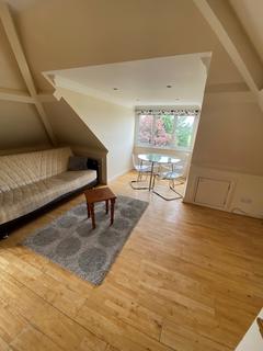 2 bedroom flat to rent, Gunnersbury Avenue, London W5